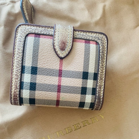 Burberry Handbags - Burberry authentic wallet